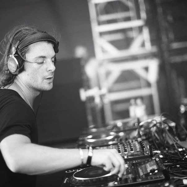 Axwell - Barricade (Radio Edit)